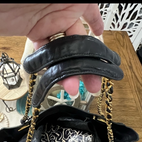 Designer CHANEL Vintage Tote Handbag Authentic!! Not for trade - Picture 3 of 11